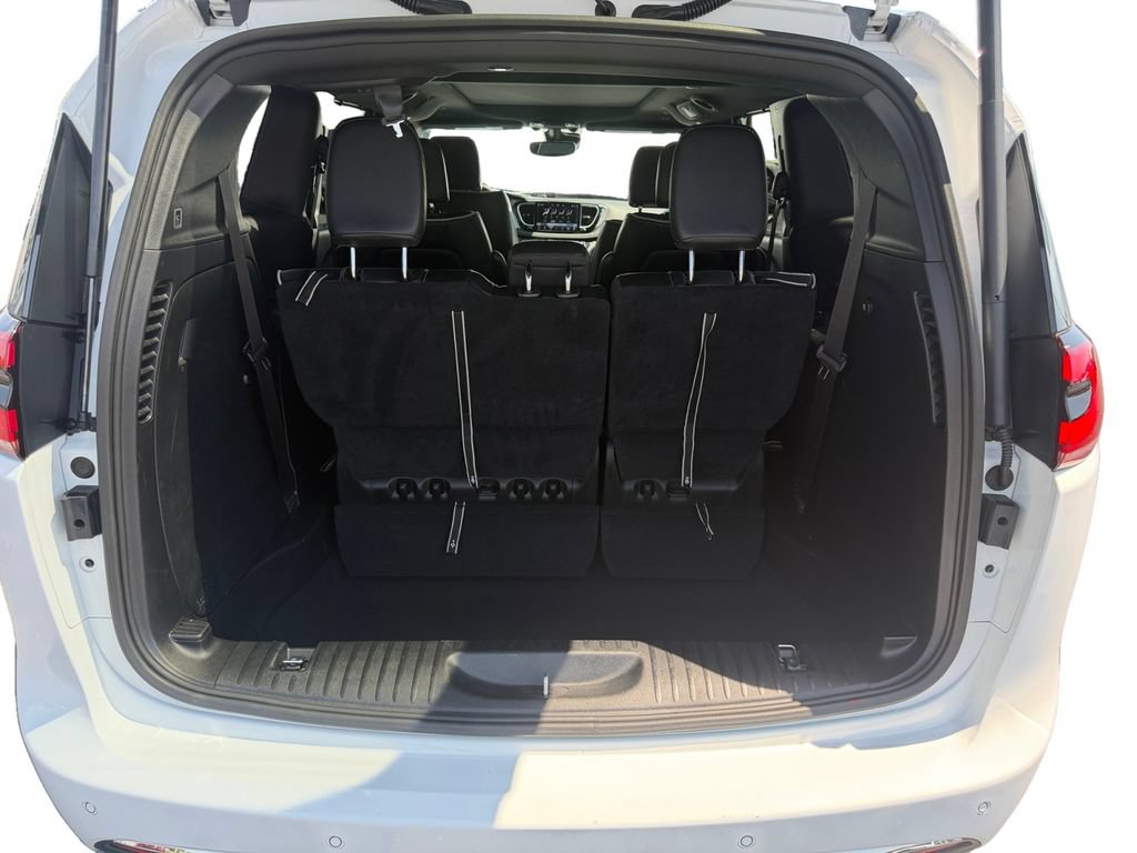 Used 2026 Chrysler Pacifica Limited FWD image 19