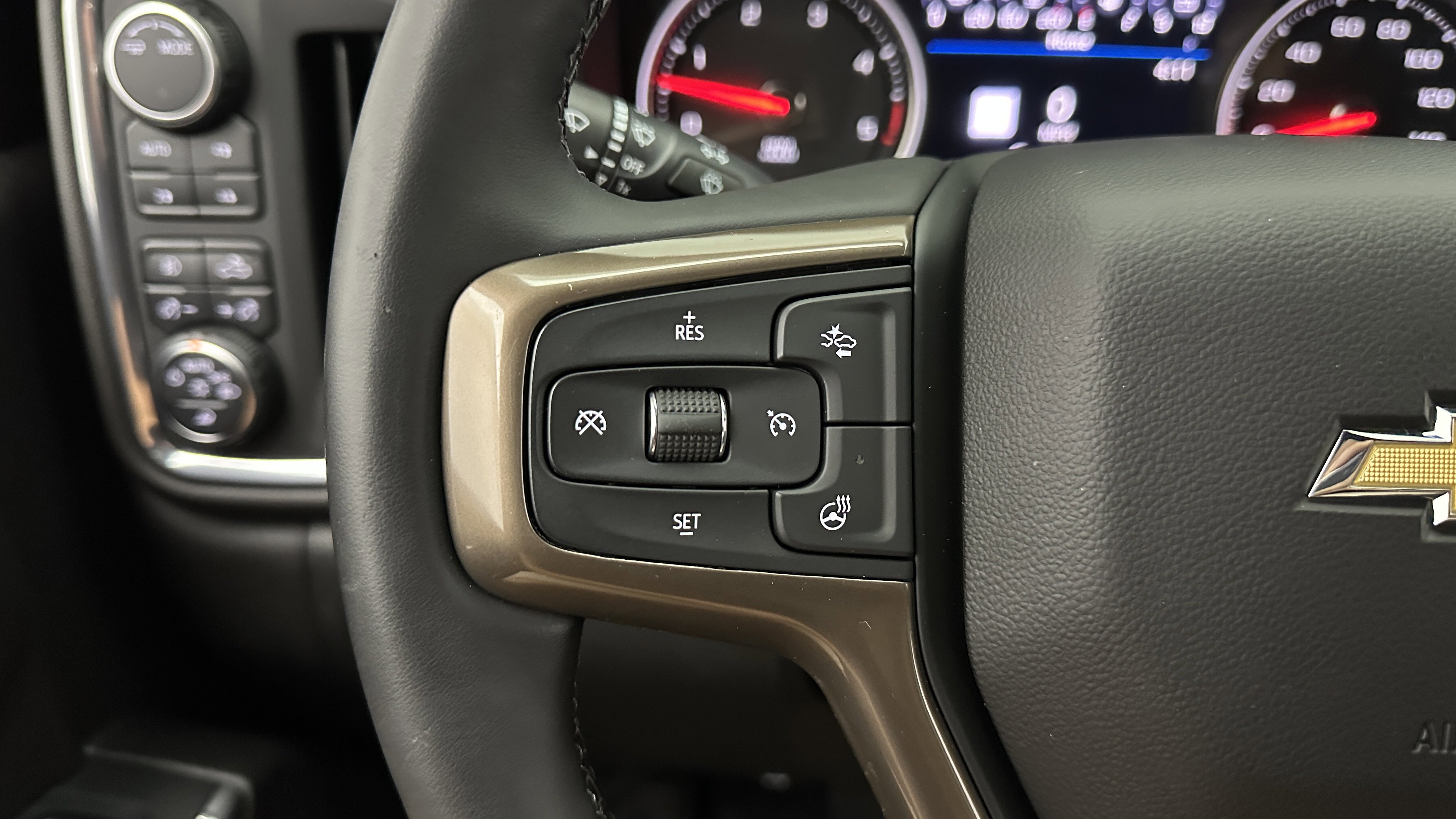 Used 2023 Chevrolet Silverado 2500 High Country w/ Z71 Off-Road Package image 14