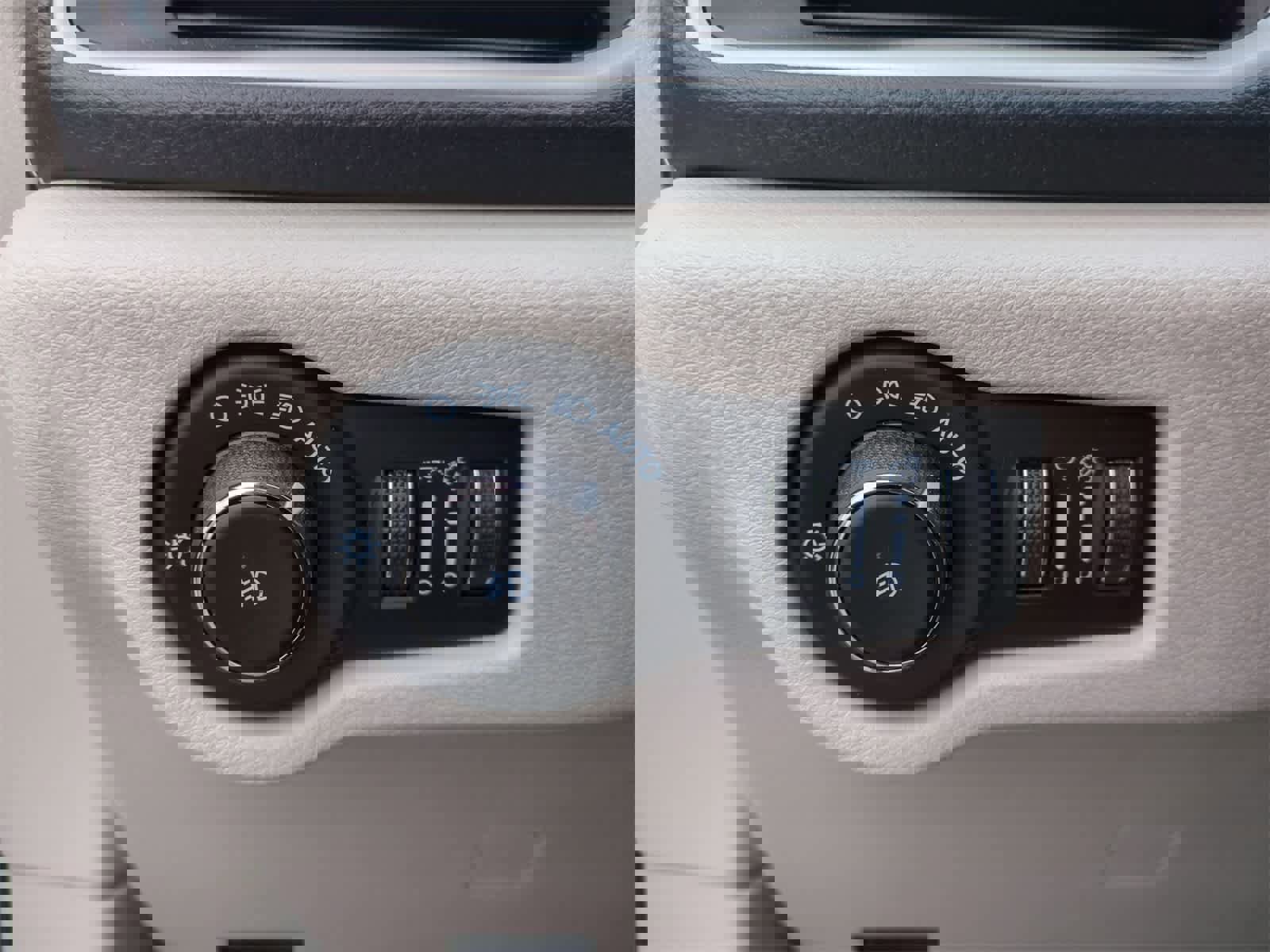 Used 2023 Chrysler Pacifica Touring-L image 28