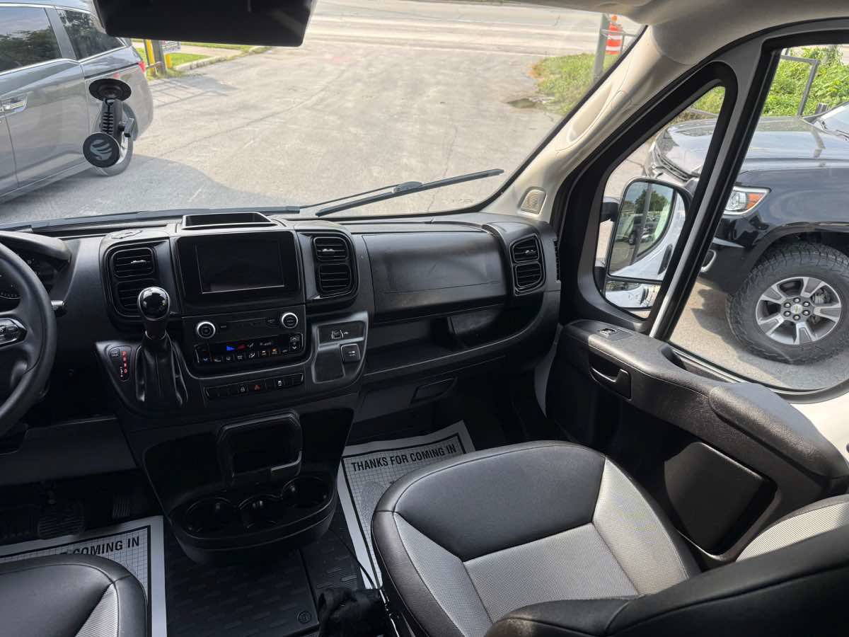 Used 2025 RAM ProMaster 2500 w/ Convenience Group FWD image 16