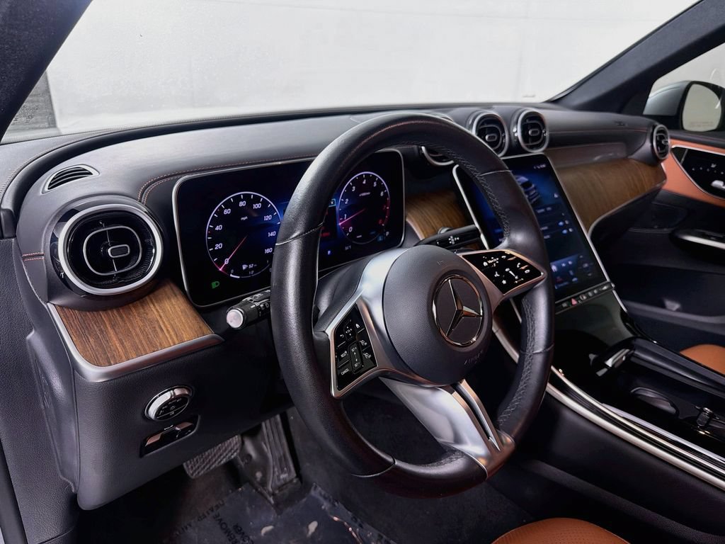 Used 2024 Mercedes-Benz GLC 300 image 9