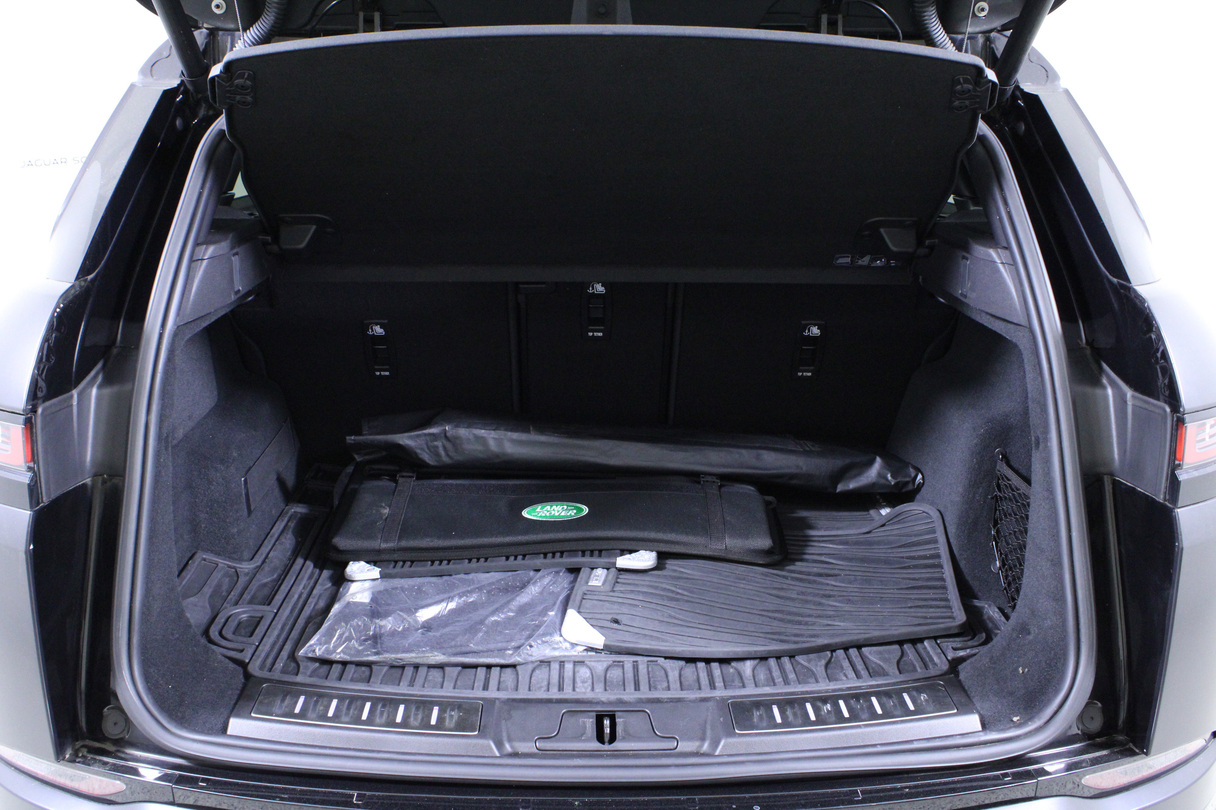 Used 2023 Land Rover Range Rover Evoque R-Dynamic SE image 11