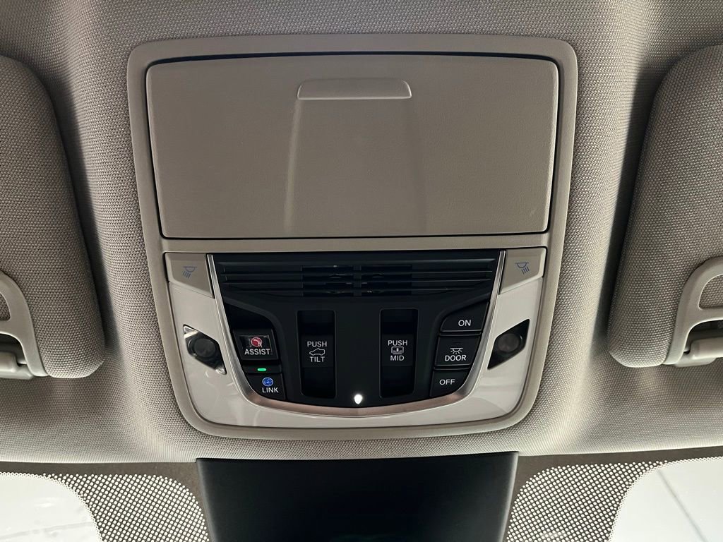 Certified 2024 Acura MDX SH-AWD w/ Advance Package image 9