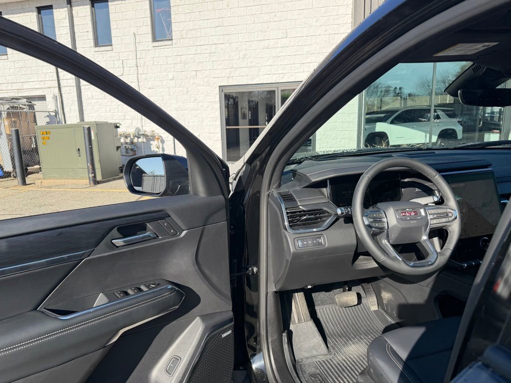 Used 2026 GMC Acadia Elevation w/ Elevation Premium Package image 15