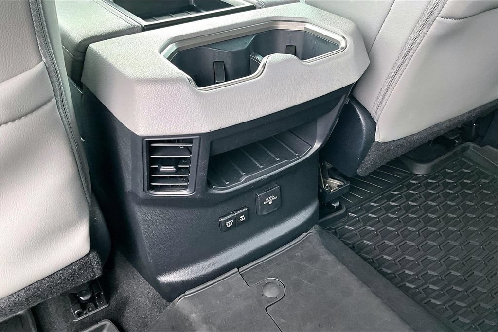 Used 2023 Toyota Tundra Limited AWD/4WD image 34