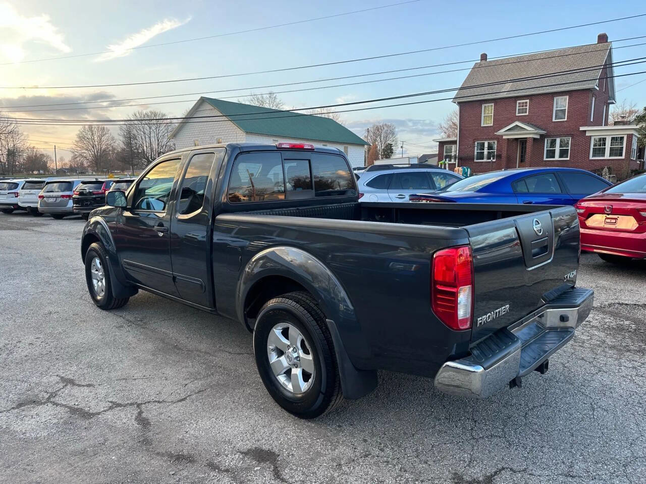 Used 2012 Nissan Frontier SV image 8