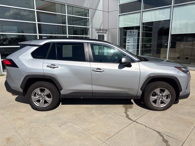 Used 2025 Toyota RAV4 XLE AWD/4WD image 8