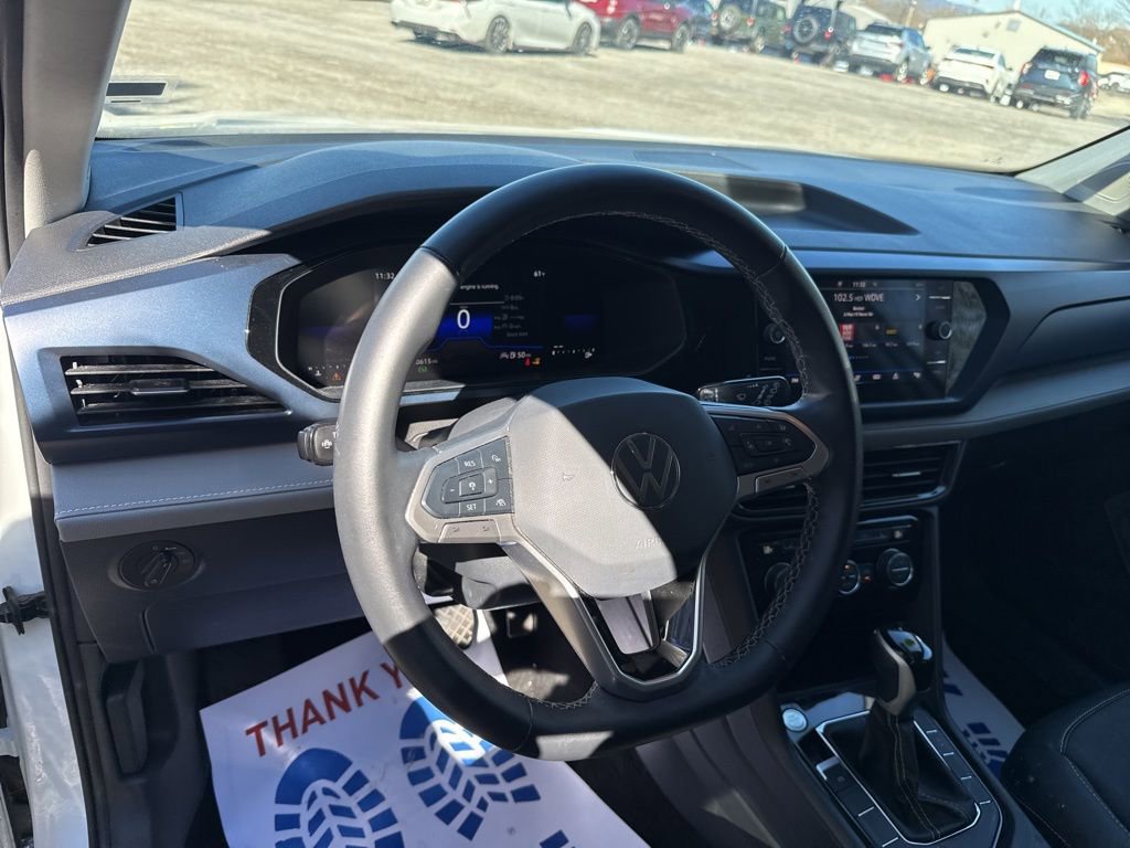 Used 2024 Volkswagen Taos SE image 15