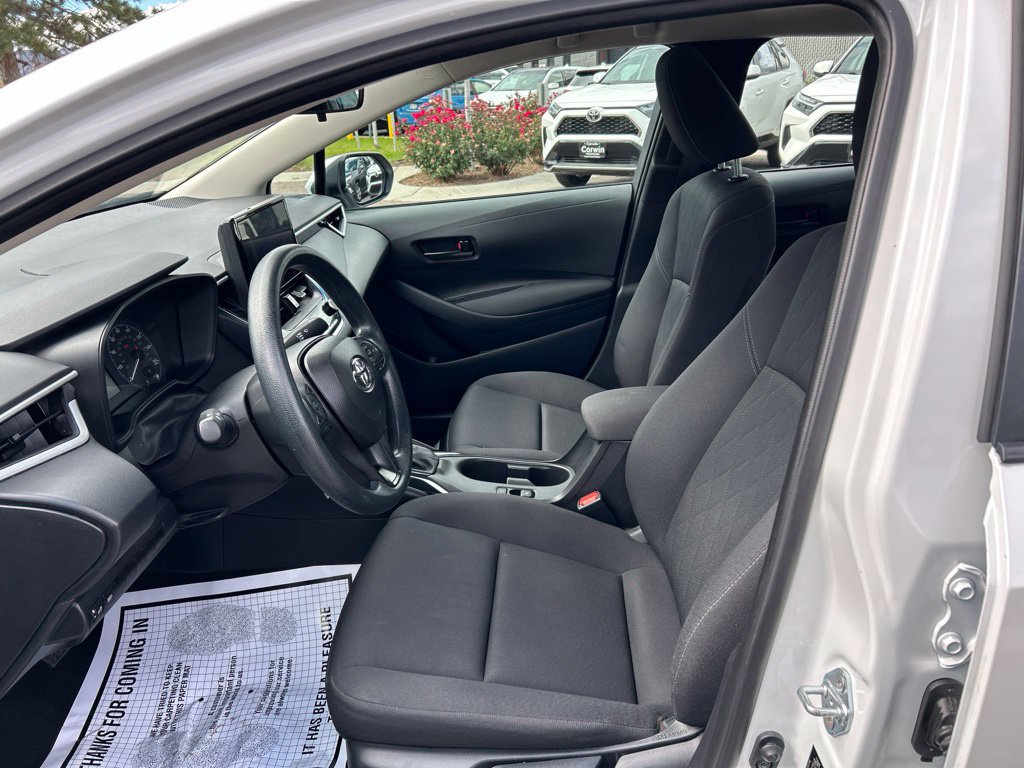 Used 2025 Toyota Corolla LE FWD image 21