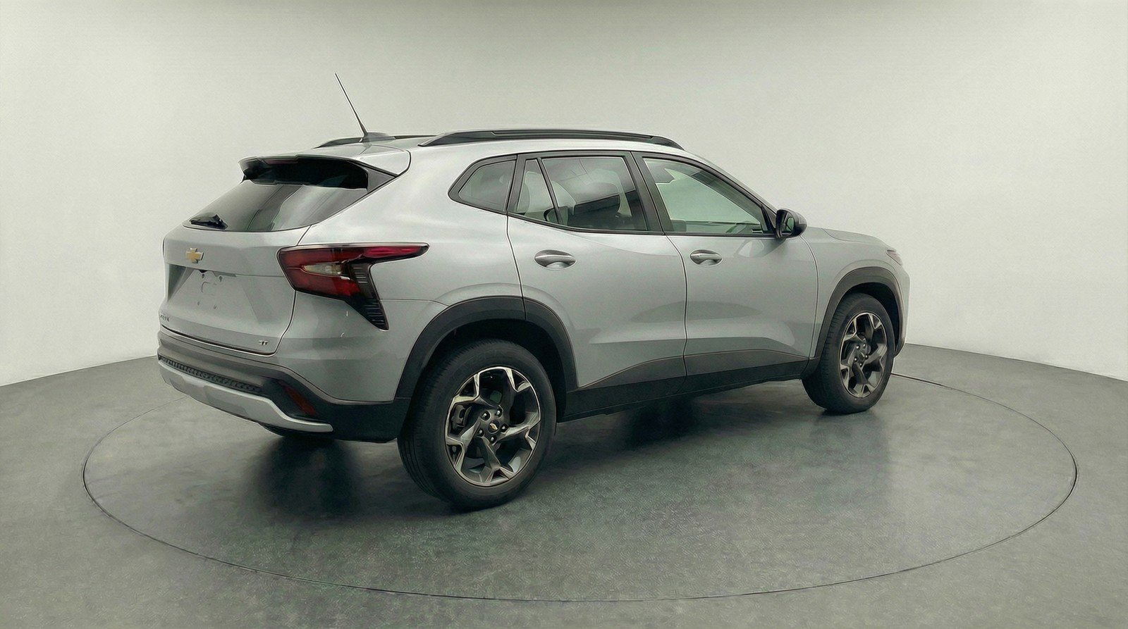 Used 2025 Chevrolet Trax LT image 9