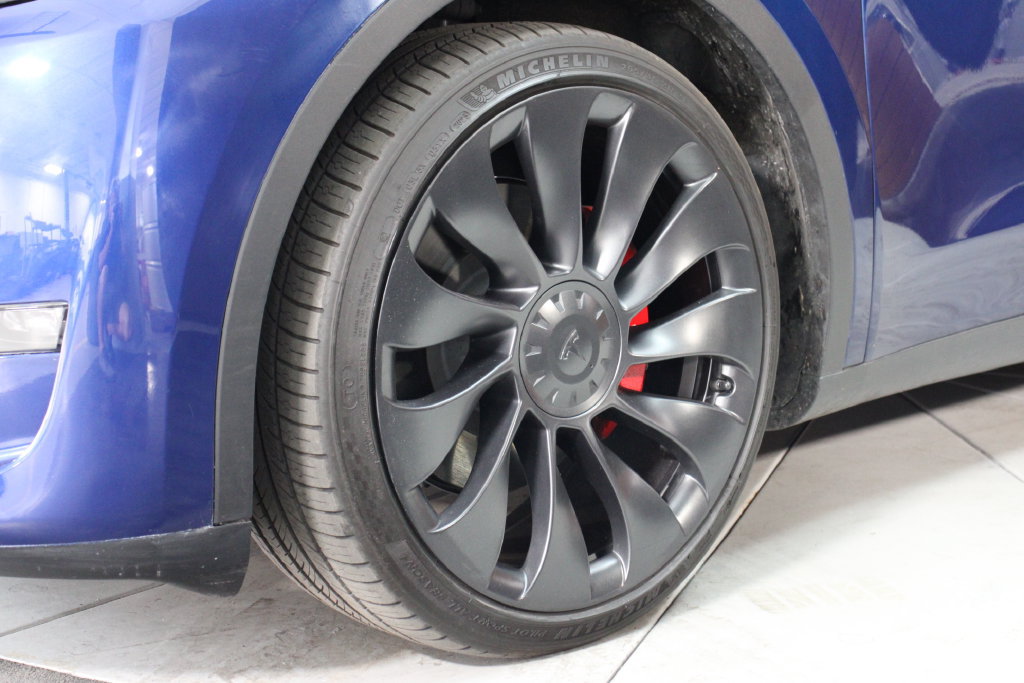 Used 2023 Tesla Model Y Performance AWD/4WD image 5