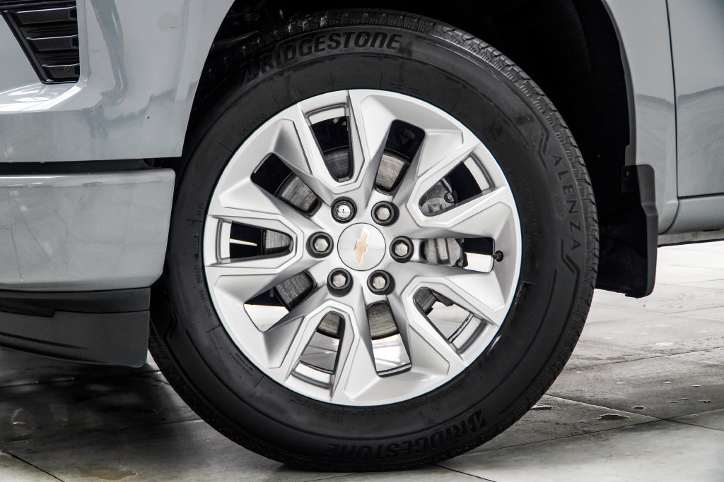 Used 2025 Chevrolet Silverado 1500 Custom RWD image 4