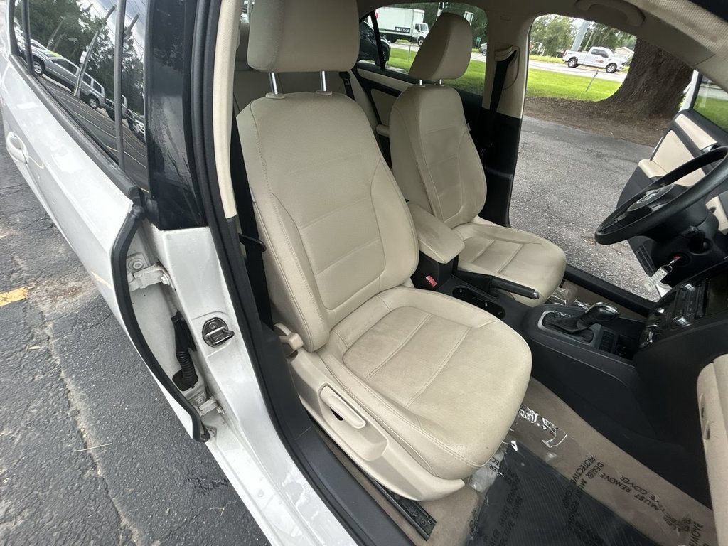 Used 2011 Volkswagen Jetta SE FWD image 19