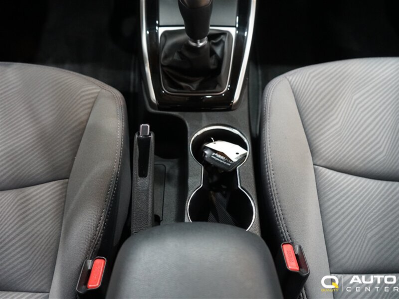 Used 2013 Hyundai Elantra Sedan FWD image 18
