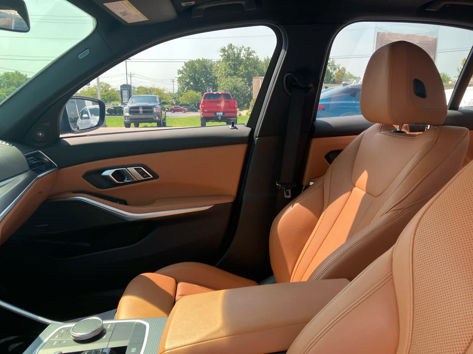 Used 2023 BMW 330e w/ M Sport Package RWD image 10