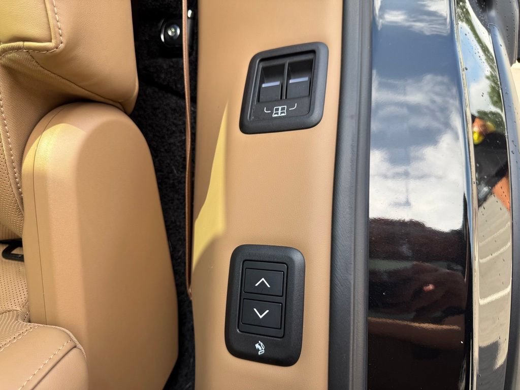 Certified 2025 Land Rover Range Rover Long Wheelbase SE AWD/4WD image 22