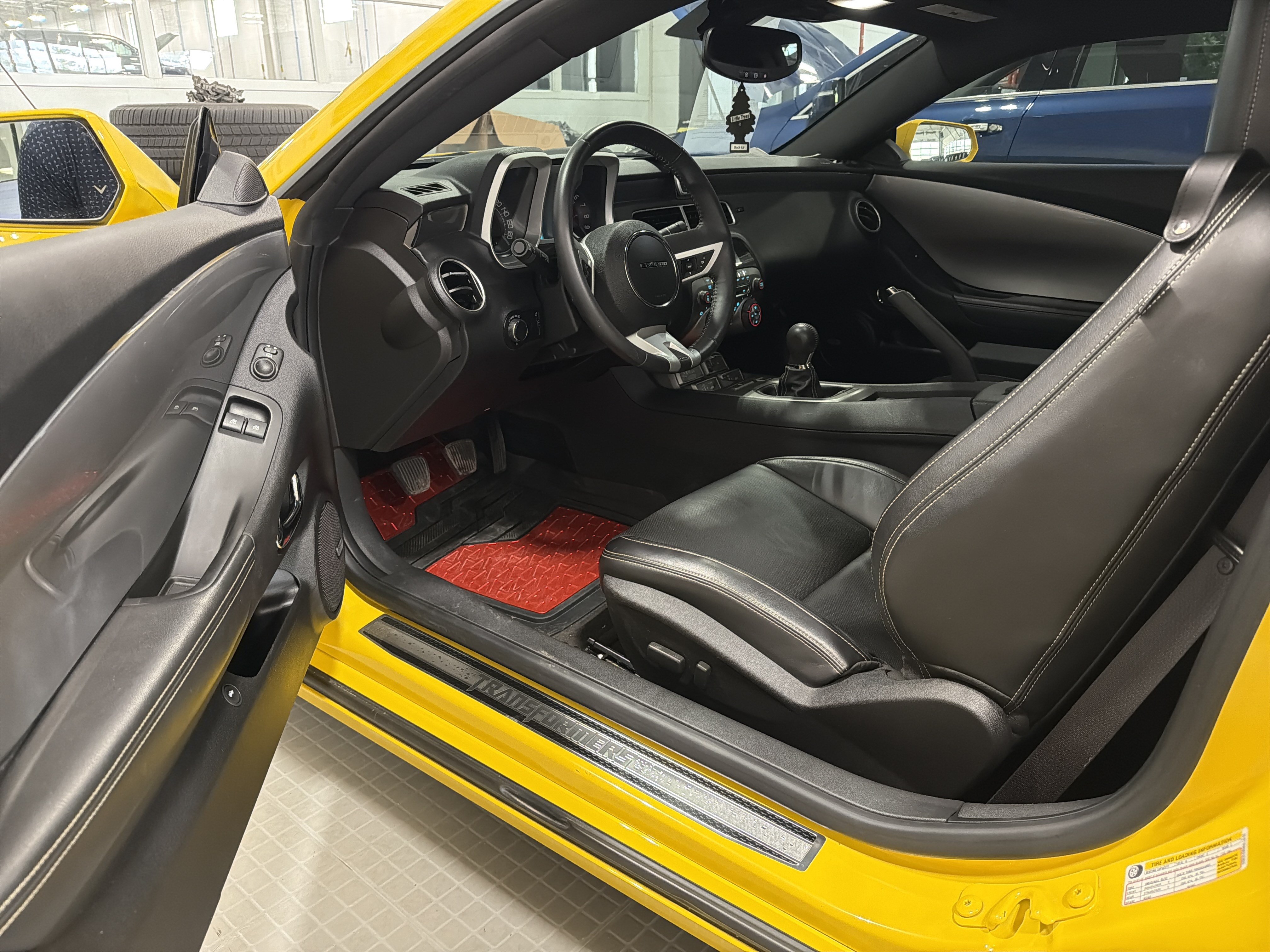 Used 2010 Chevrolet Camaro SS w/ RS Package RWD image 9