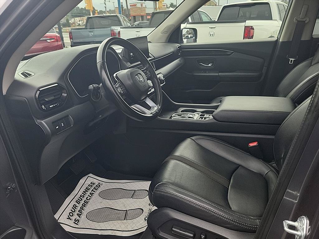 Used 2023 Honda Pilot Touring image 14