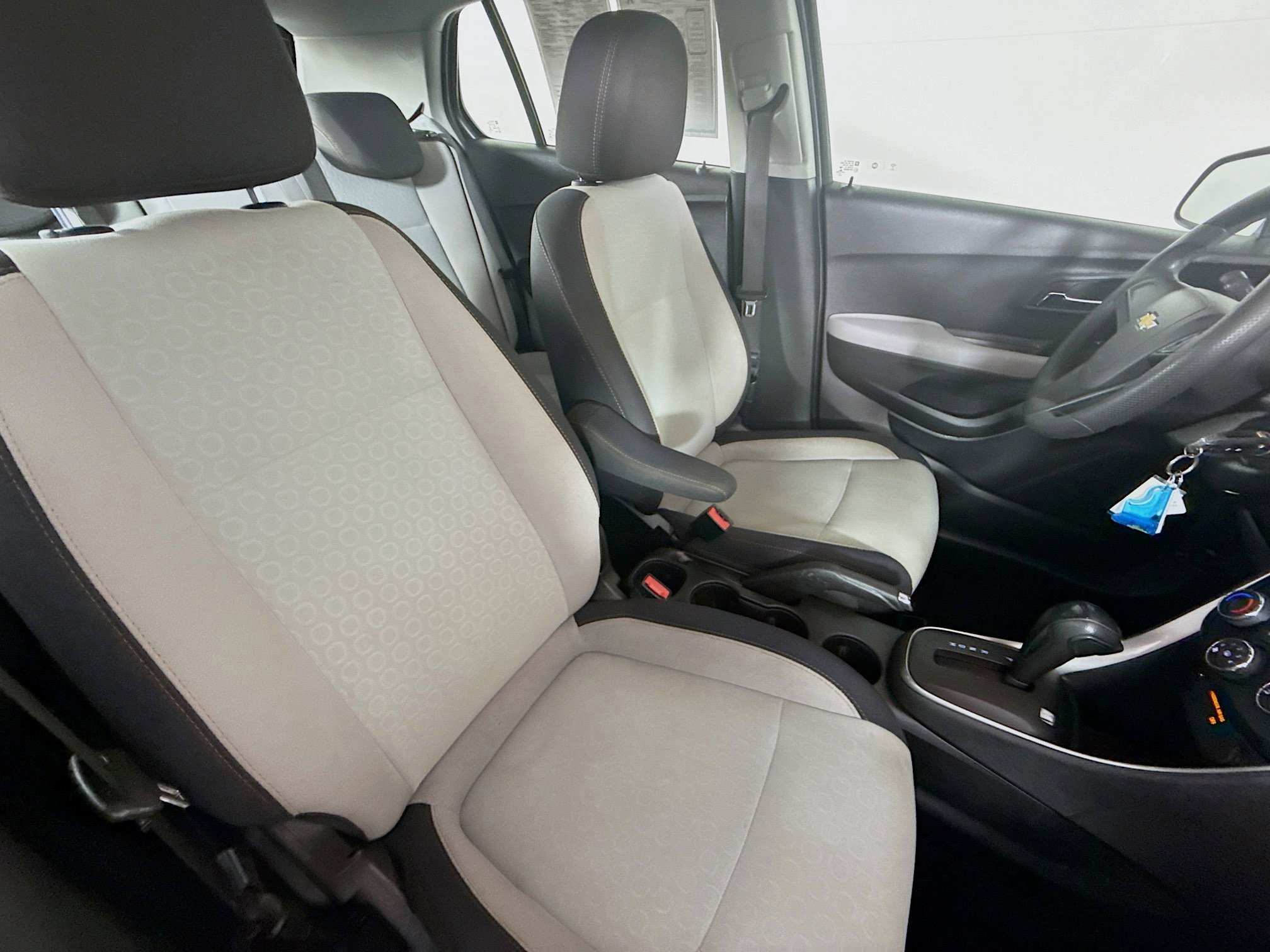 Used 2020 Chevrolet Trax LS image 33