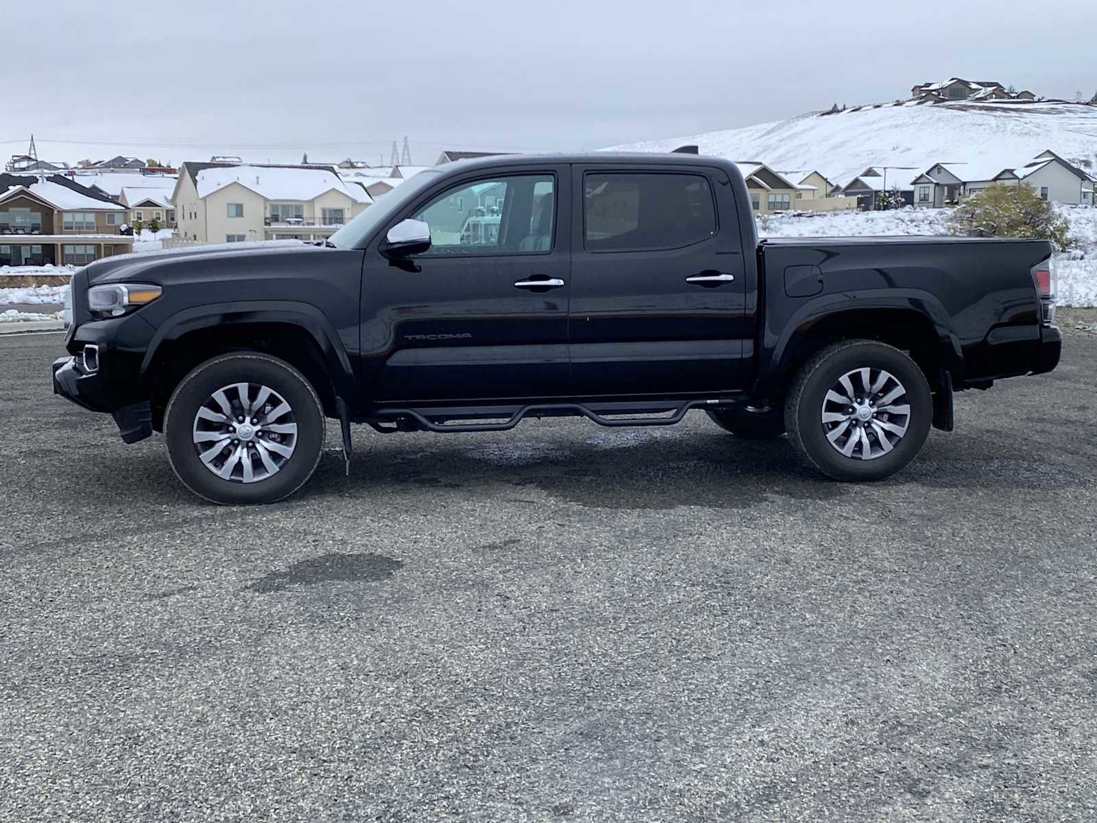 Used 2023 Toyota Tacoma Limited w/ Black Out Package (TMS) image 10