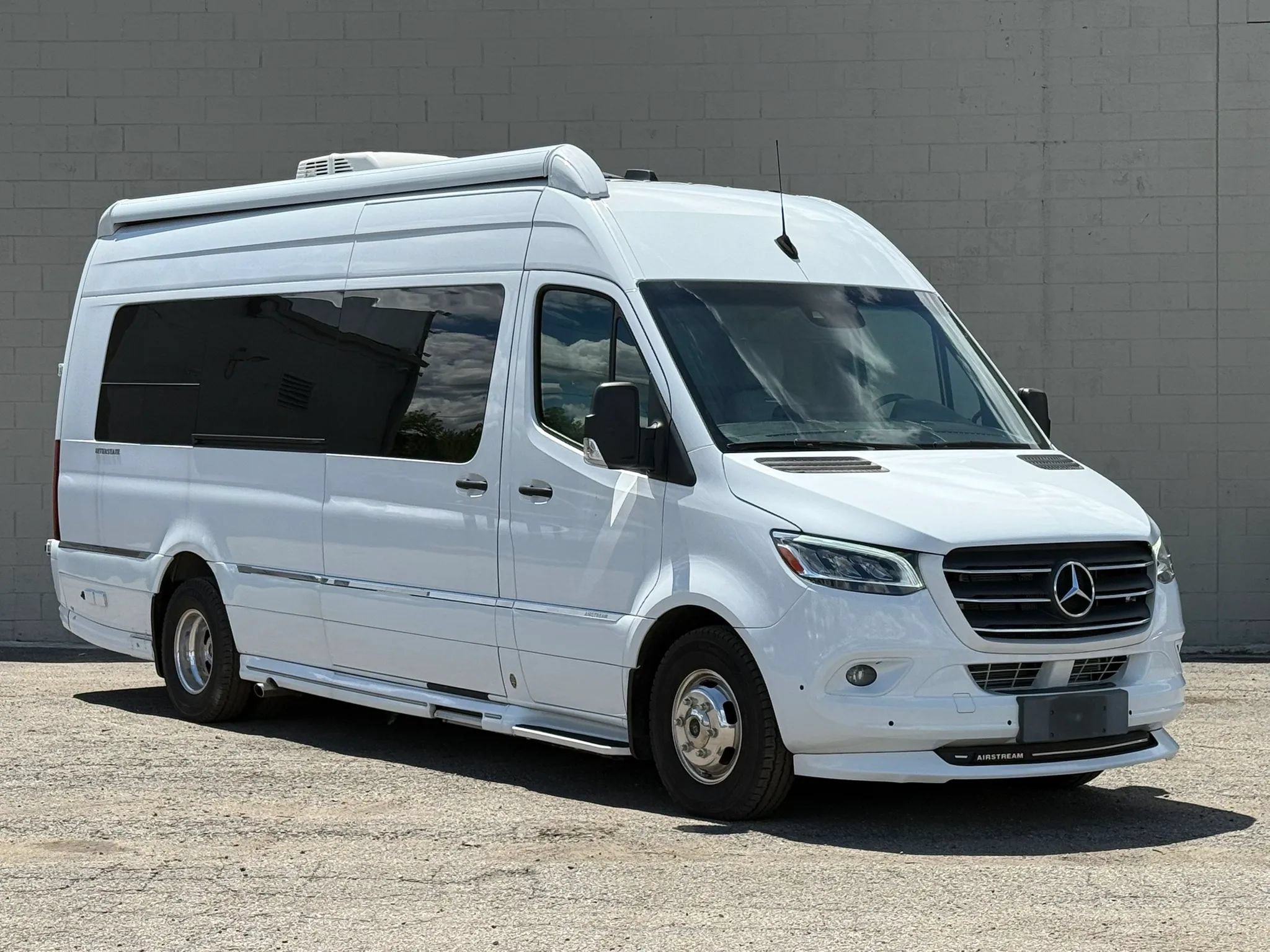Used 2022 Mercedes-Benz Sprinter 3500 w/ Parking Package image 14