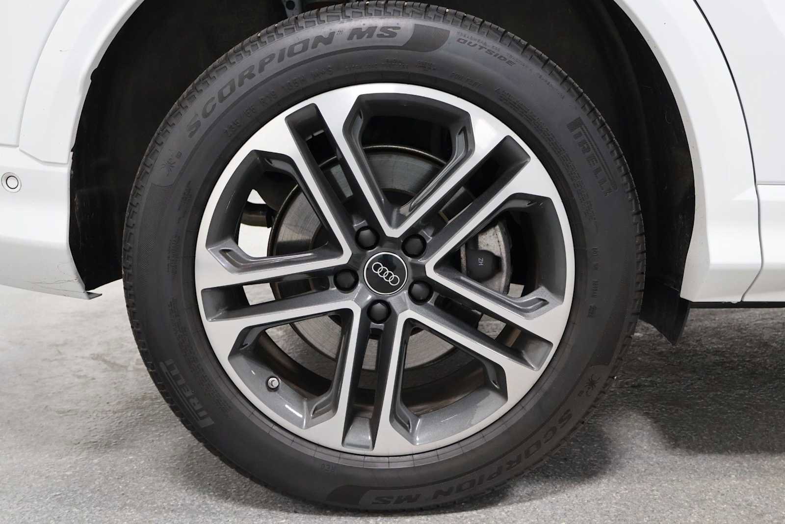 Certified 2025 Audi Q5 Premium w/ Convenience Package AWD/4WD image 33