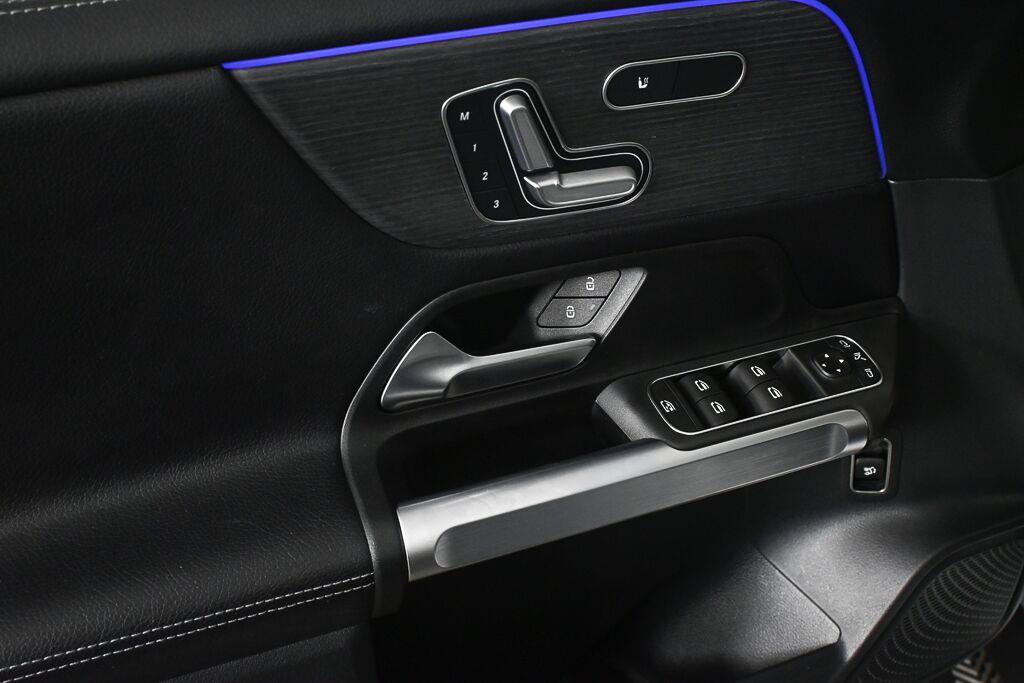 Certified 2023 Mercedes-Benz GLB 250 4MATIC image 7