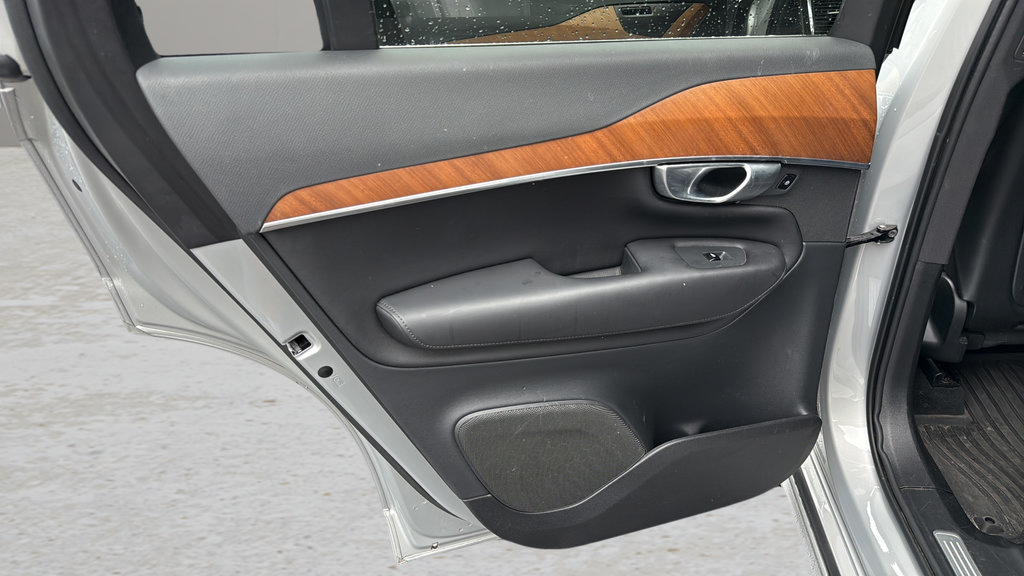 Used 2023 Volvo XC90 B6 Plus w/ Protection Package AWD/4WD image 13