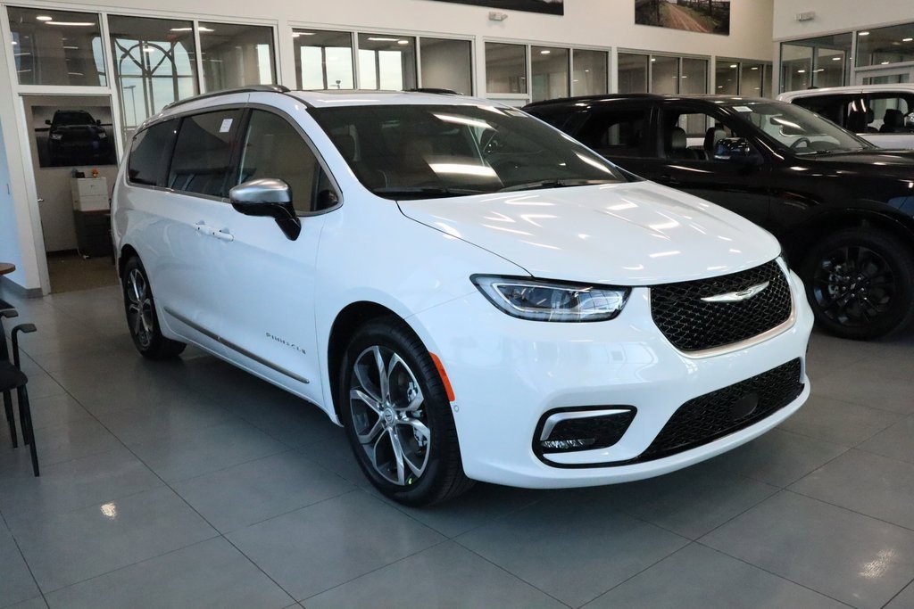 New 2026 Chrysler Pacifica Pinnacle image 1