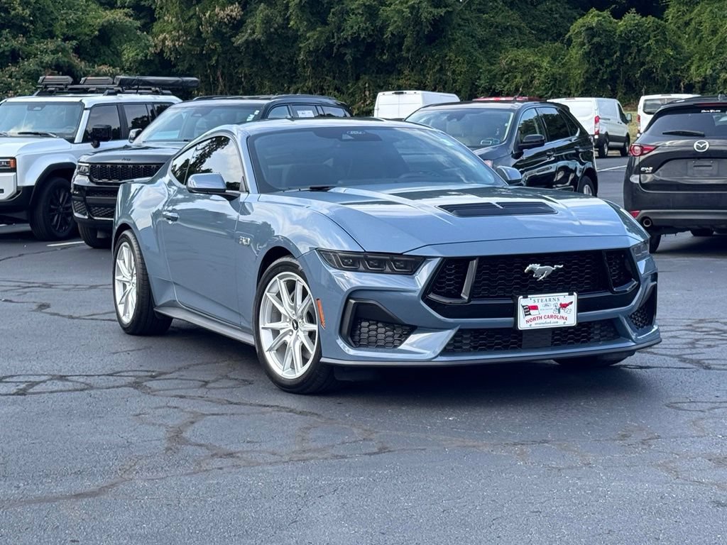 Used 2025 Ford Mustang GT Premium RWD image 1