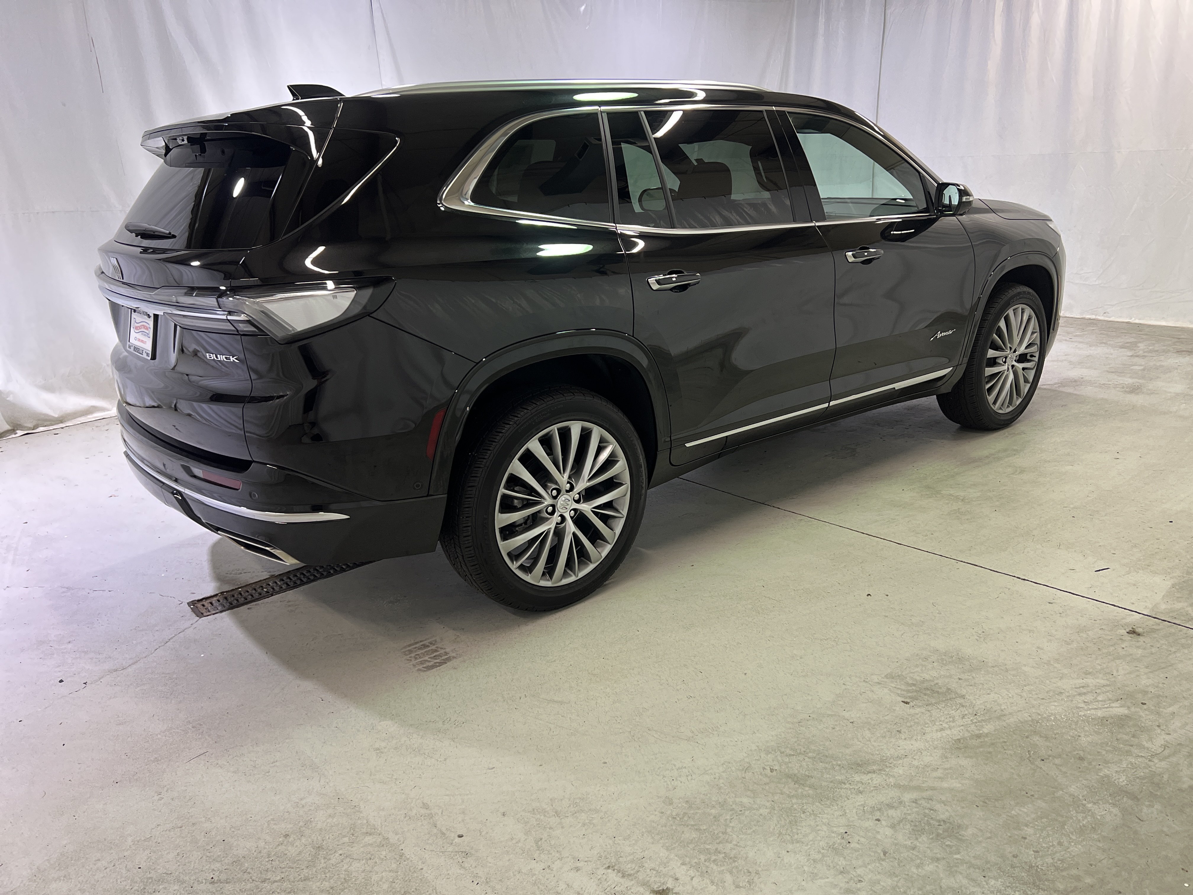 Certified 2026 Buick Enclave Avenir w/ Super Cruise Package AWD/4WD image 11
