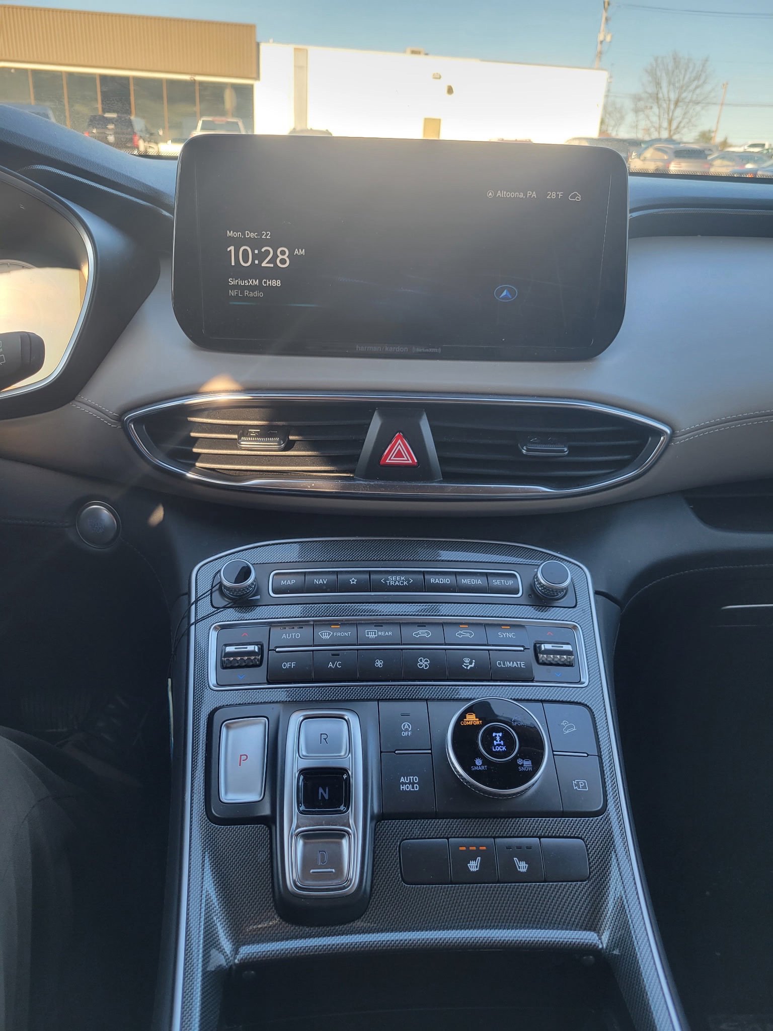 Used 2023 Hyundai Santa Fe SEL w/ Premium Package image 11