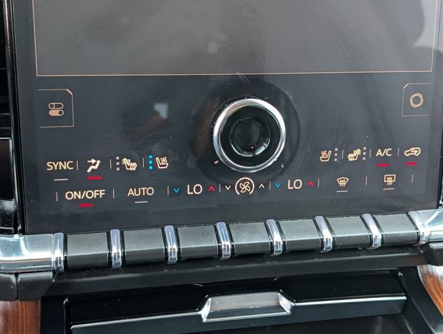 Used 2025 GMC Yukon Denali AWD/4WD image 17
