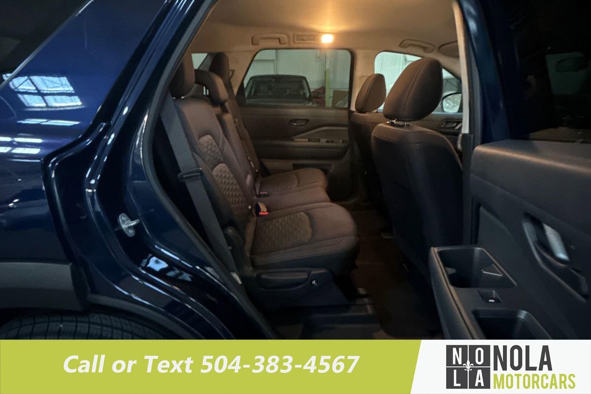Used 2024 Nissan Pathfinder SV image 24