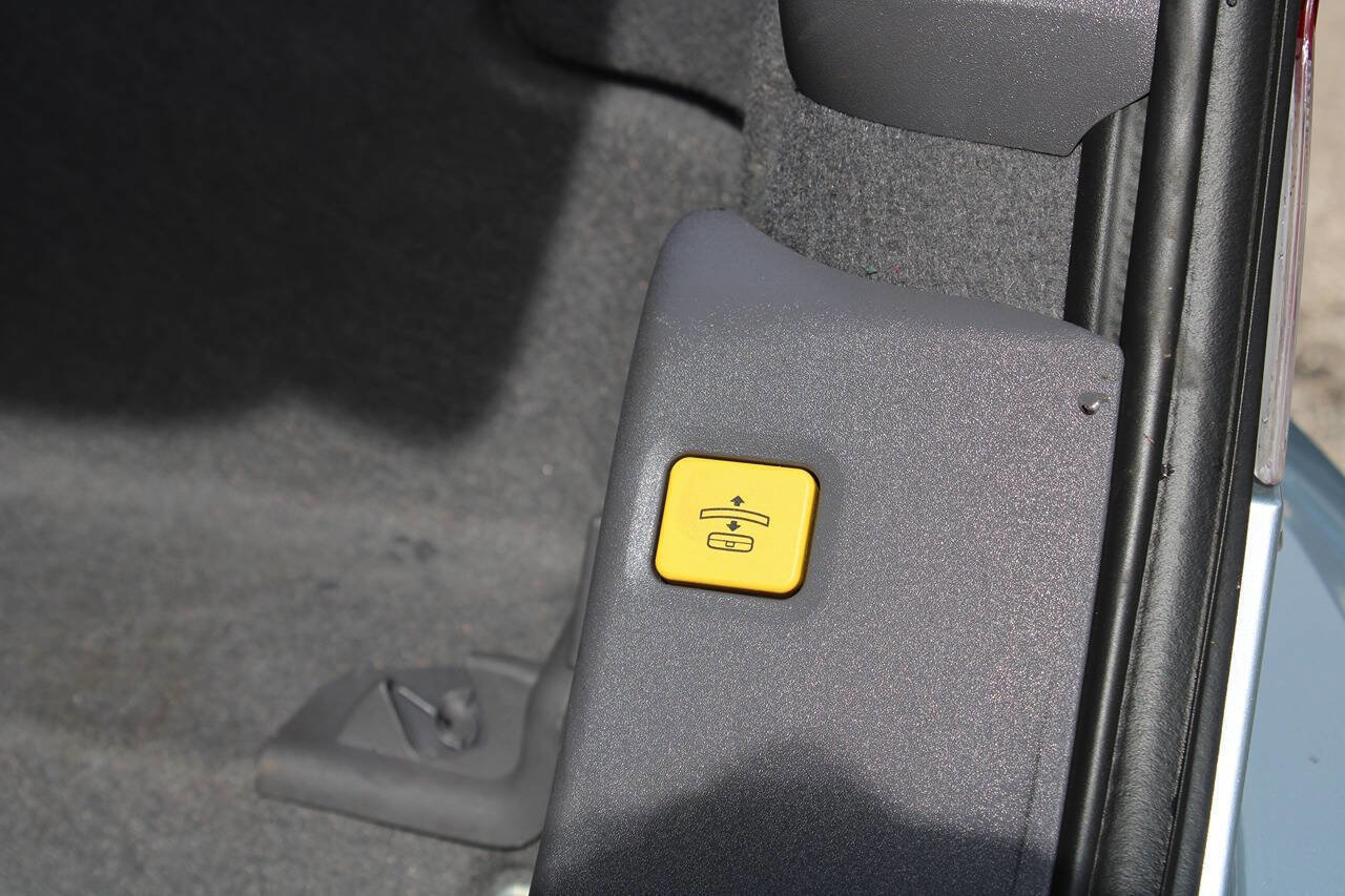 Used 2012 Volvo C70 T5 image 38
