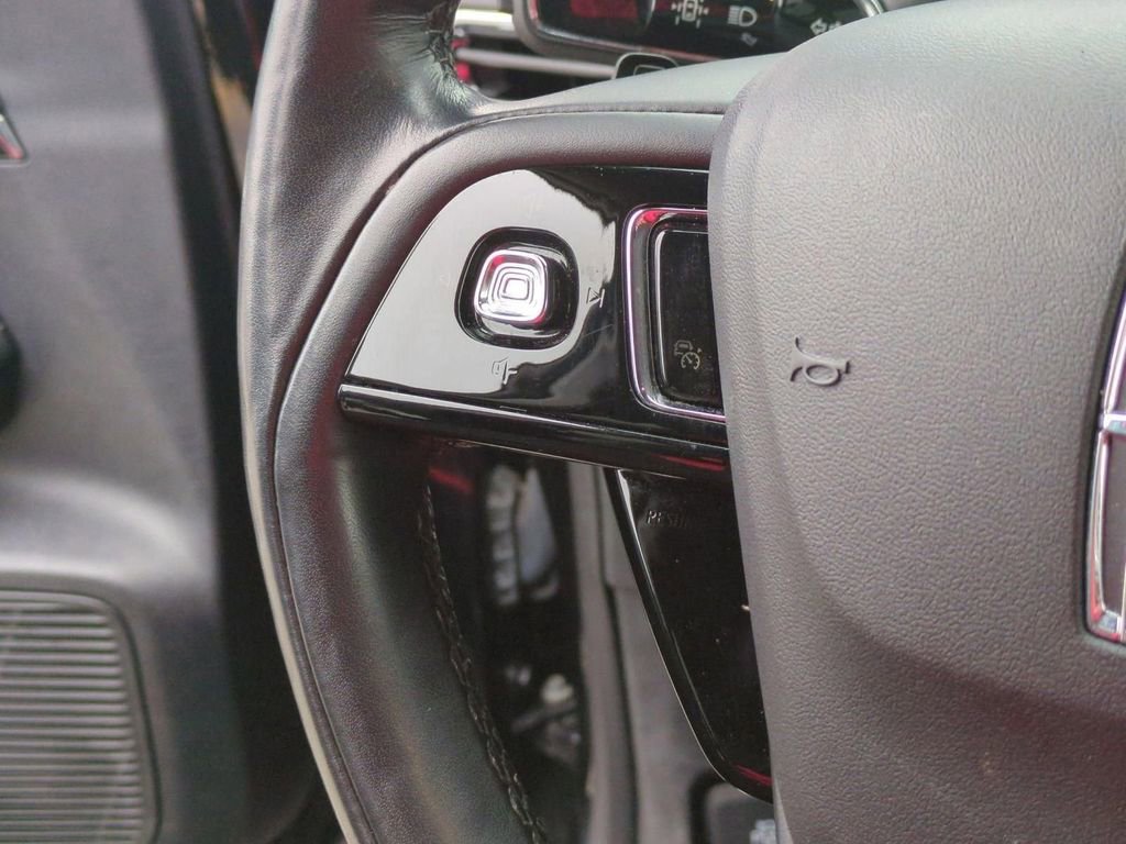 Certified 2021 Lincoln Corsair AWD image 19