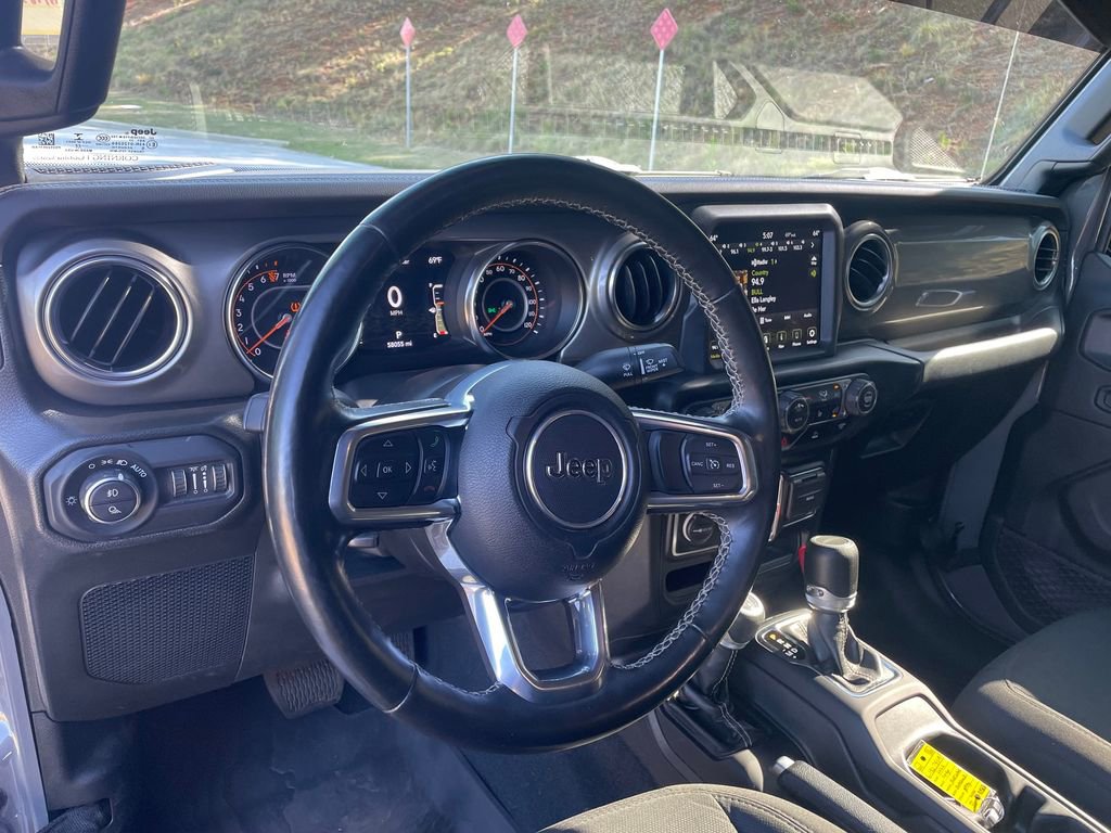 Used 2022 Jeep Gladiator Overland w/ Cold Weather Group AWD/4WD image 11