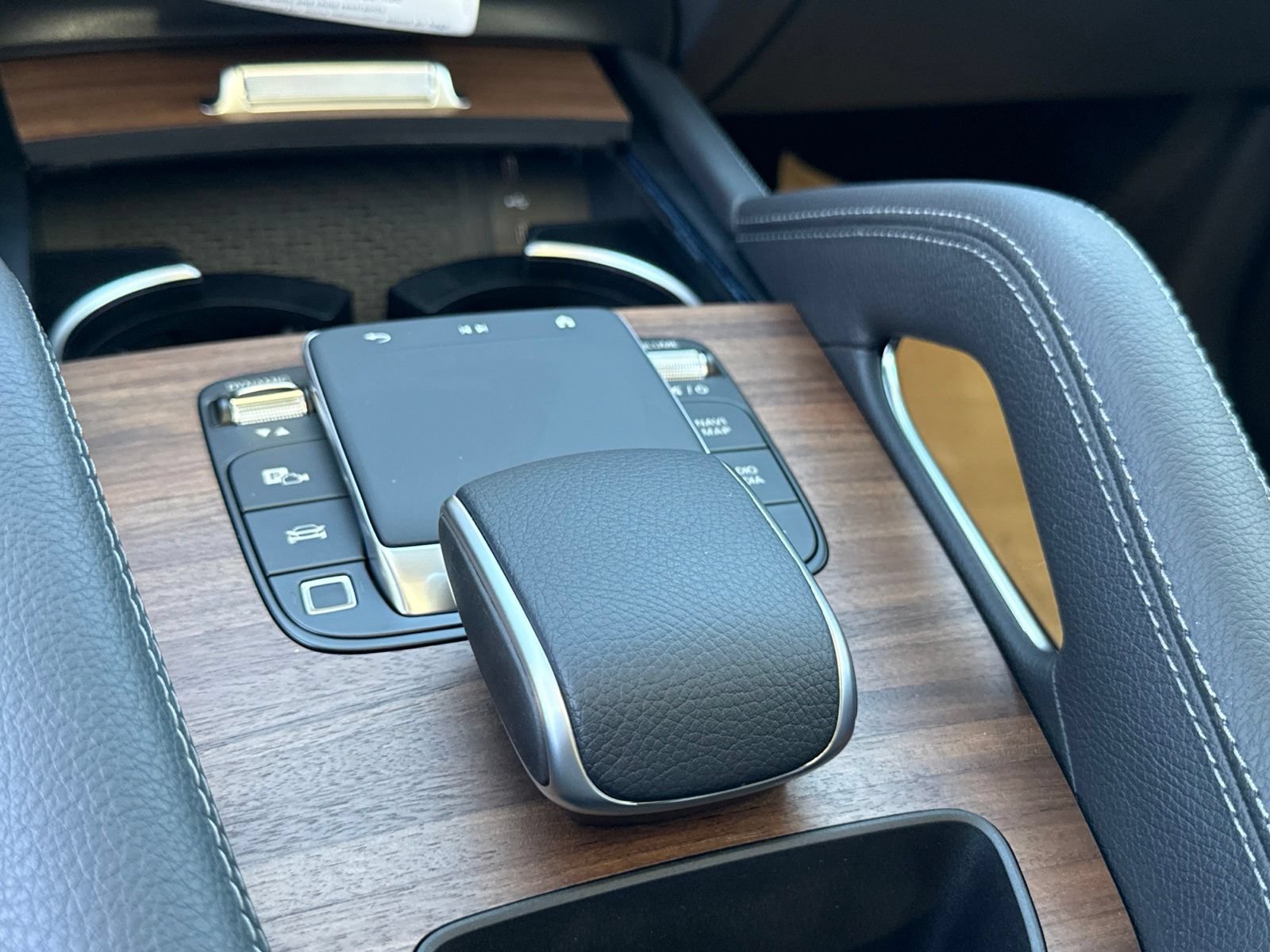 New 2026 Mercedes-Benz GLE 450e 4MATIC image 25