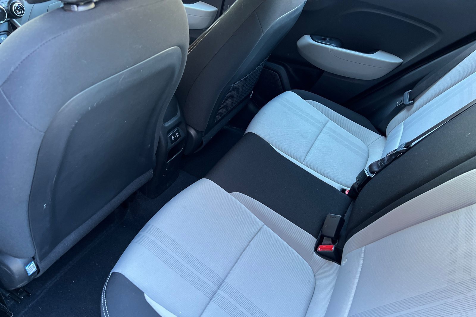 Certified 2025 Hyundai Venue SEL image 16