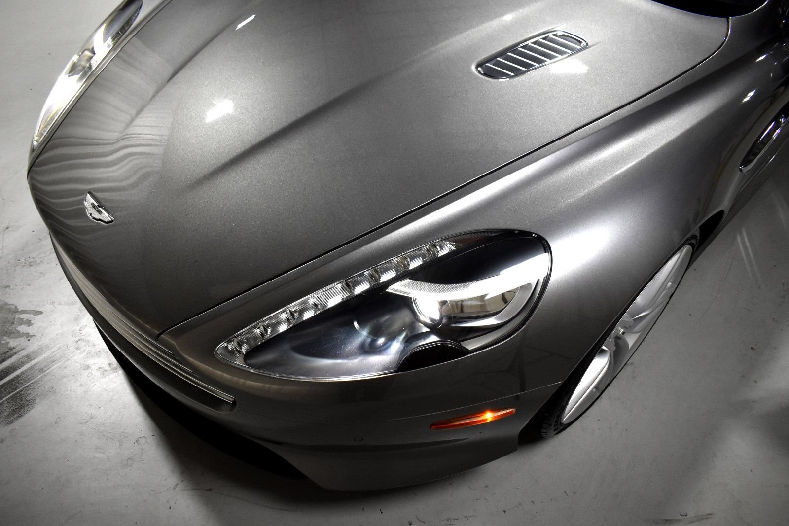 Used 2014 Aston Martin DB9 Coupe RWD image 11