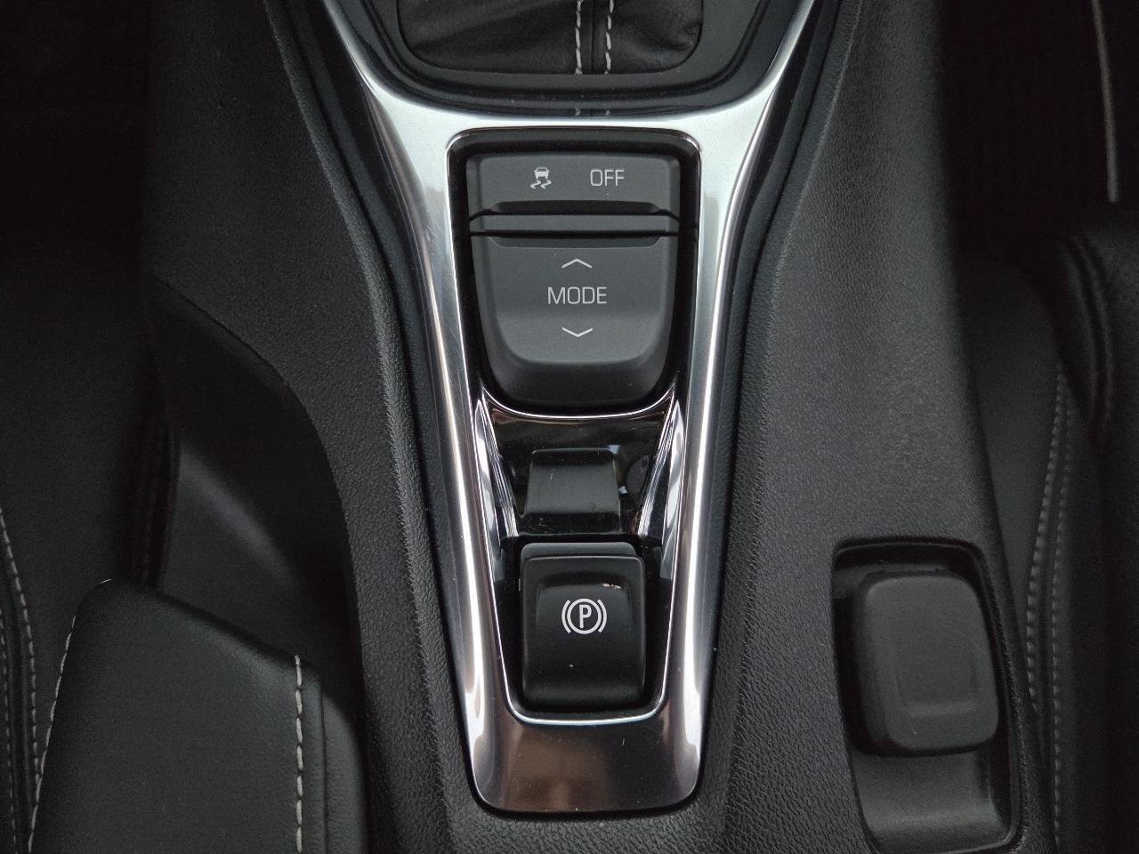 Used 2018 Chevrolet Camaro SS RWD image 21