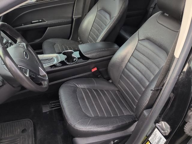 Used 2014 Ford Fusion SE w/ Equipment Group 202A image 2