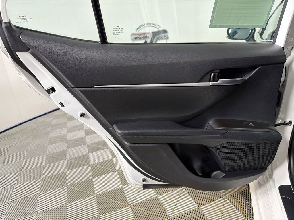 Used 2023 Toyota Camry SE image 21