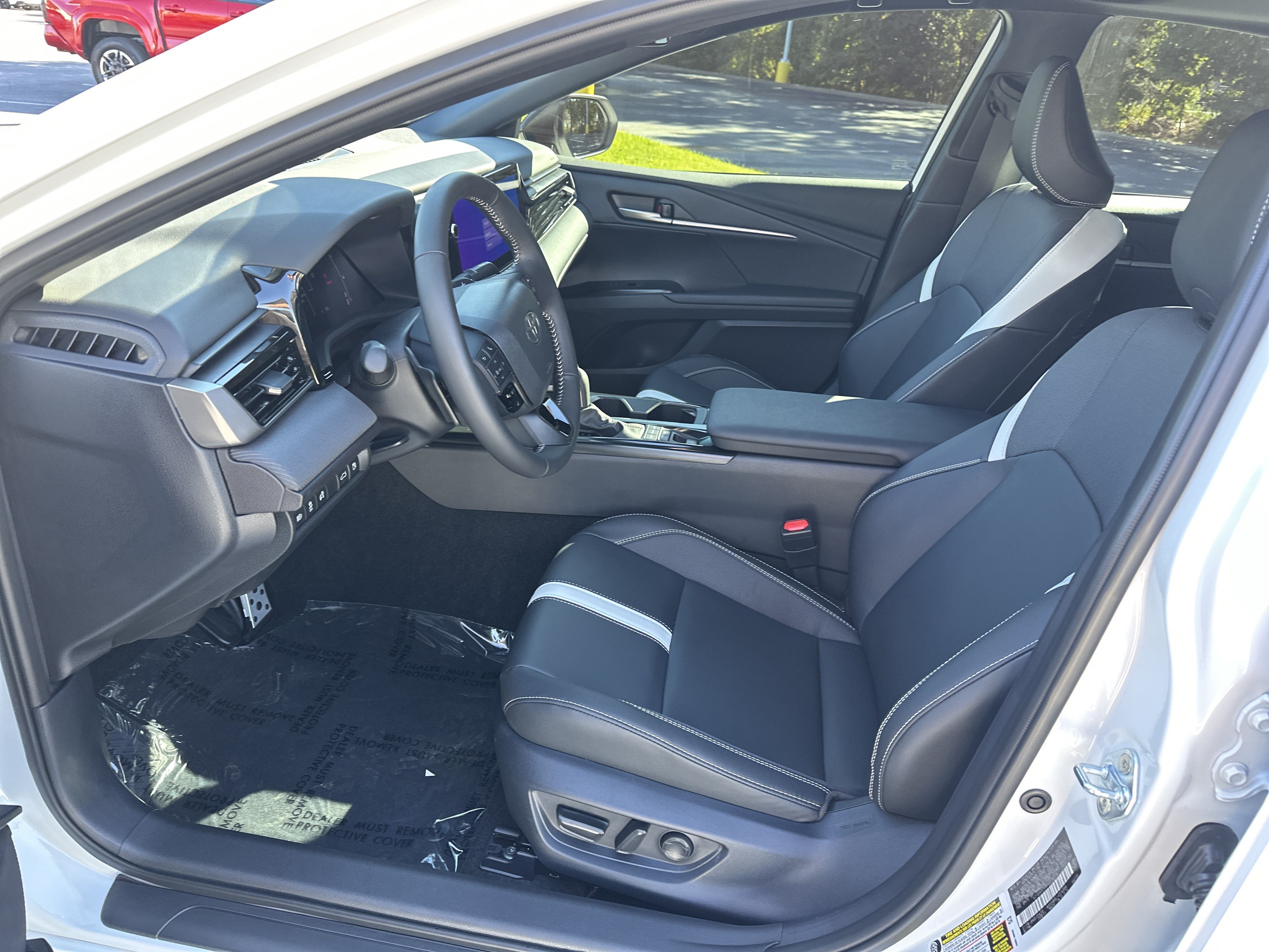 Used 2026 Toyota Camry Hybrid w/ Multimedia Upgrade Package FWD image 16
