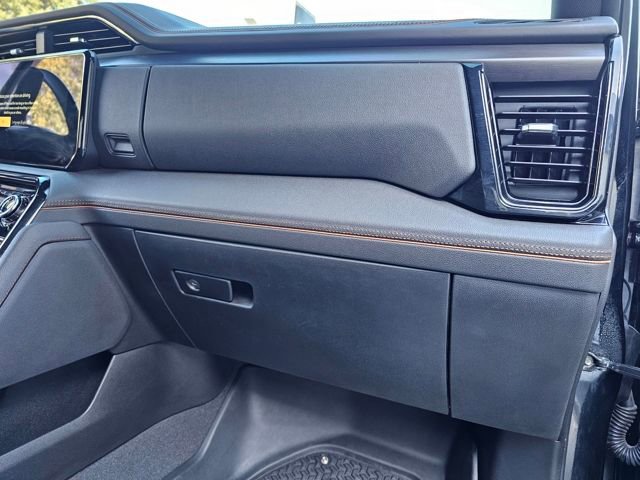 Used 2024 GMC Sierra 2500 AT4 w/ Technology Package AWD/4WD image 35