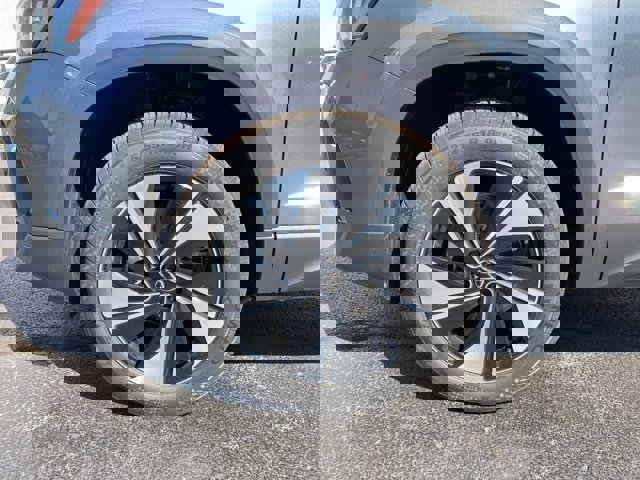 New 2025 Volkswagen Taos SE image 19