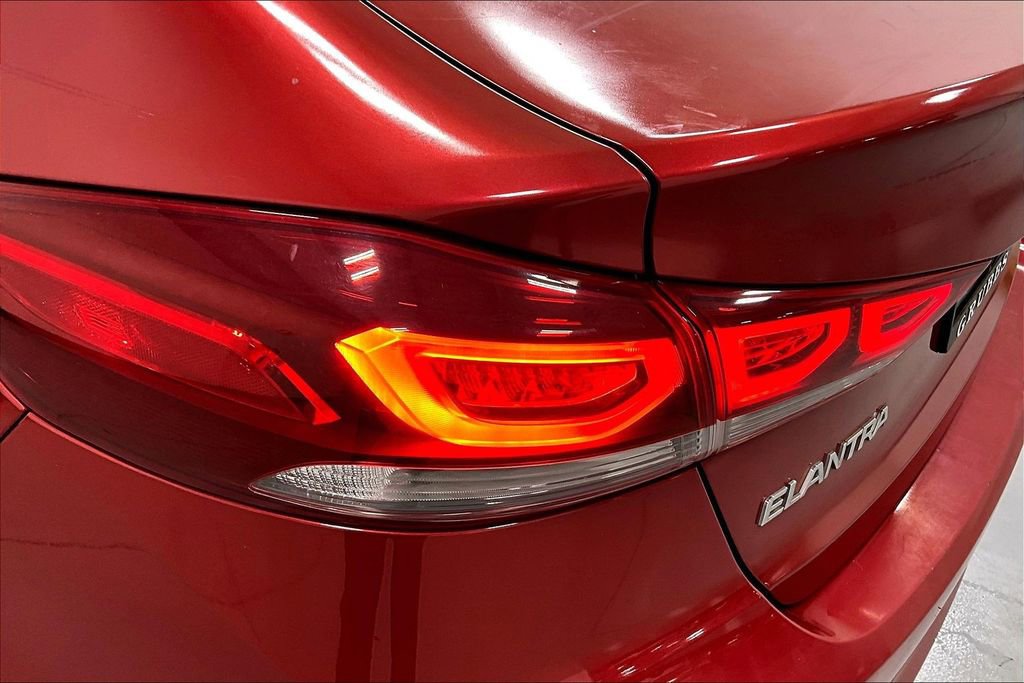 Used 2017 Hyundai Elantra Limited w/ Limited Tech Package 04 image 38