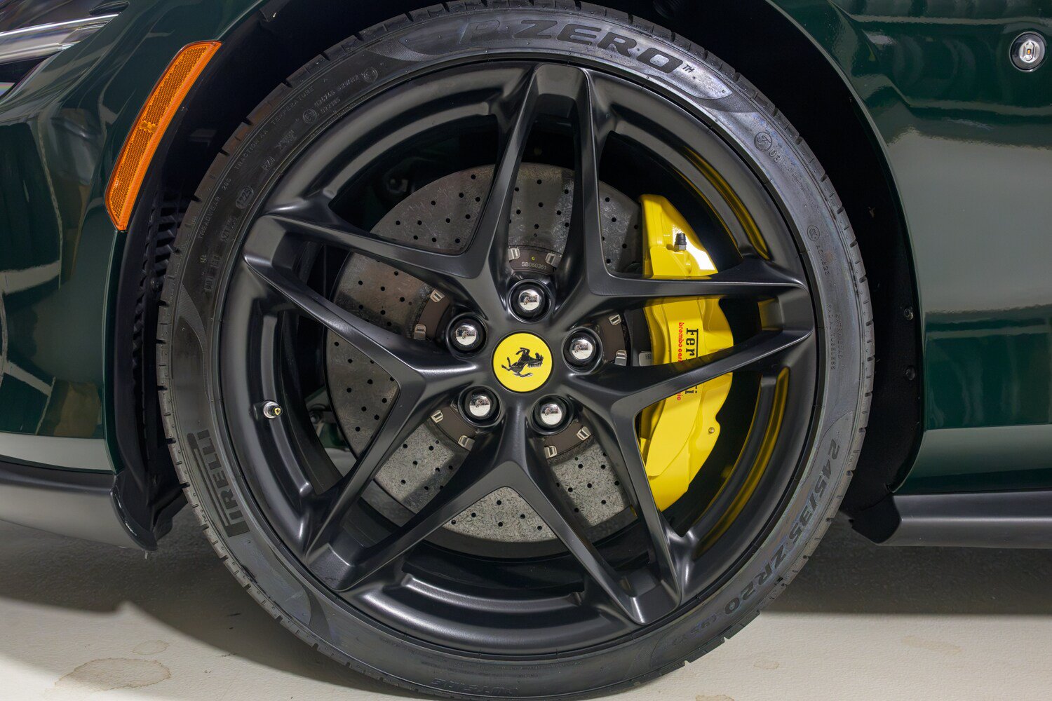 Used 2025 Ferrari Roma Spider RWD image 21