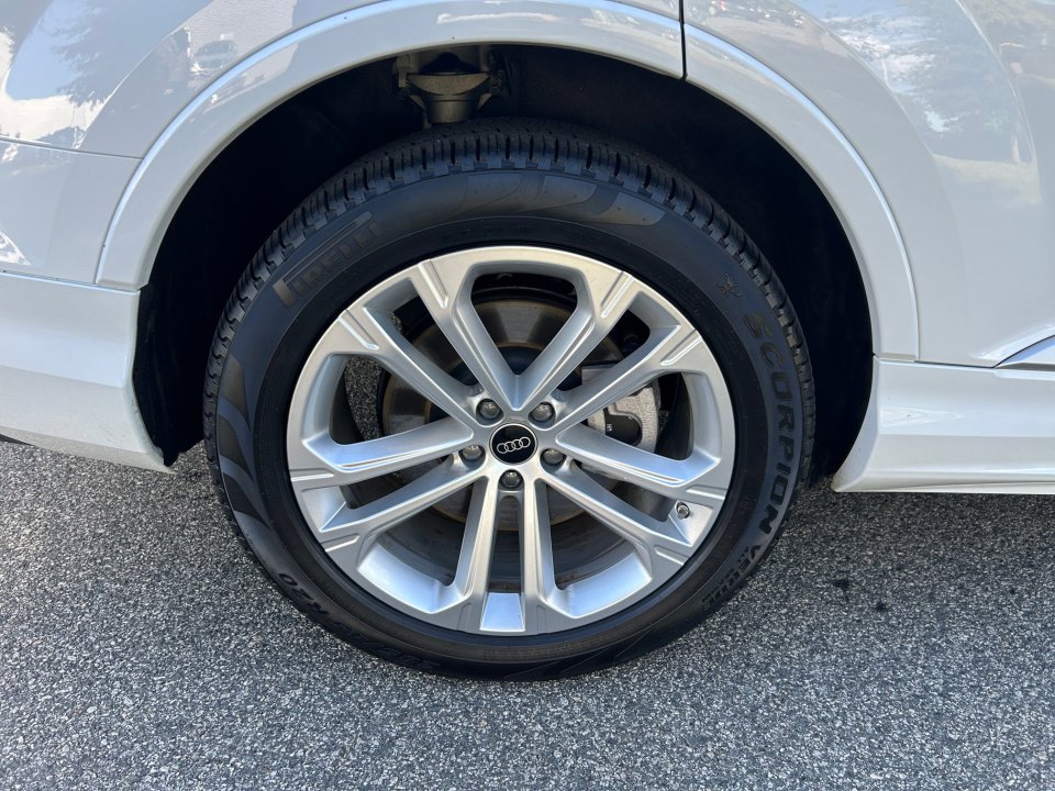Certified 2025 Audi Q7 2.0T Premium image 23
