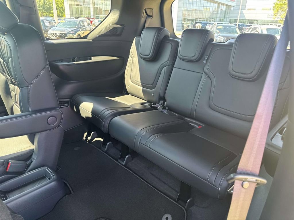 New 2026 Nissan Armada PRO-4X w/ Captain's Chari Seat Package AWD/4WD image 18